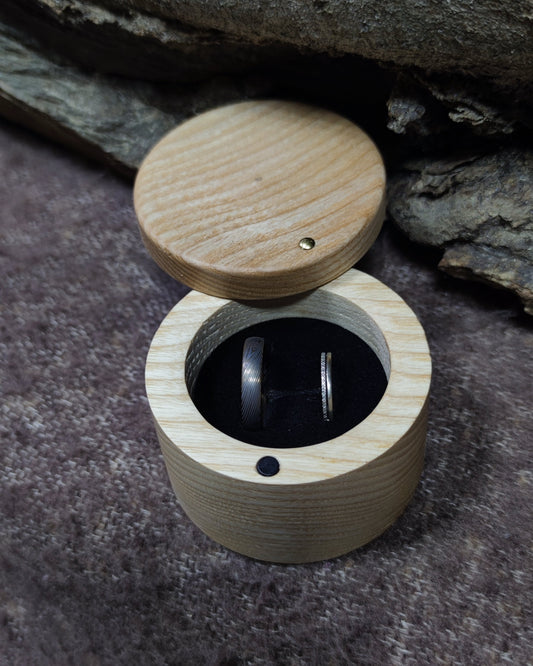 Boîte à bijoux en bois avec couvercle pivotant pour alliances et bijoux