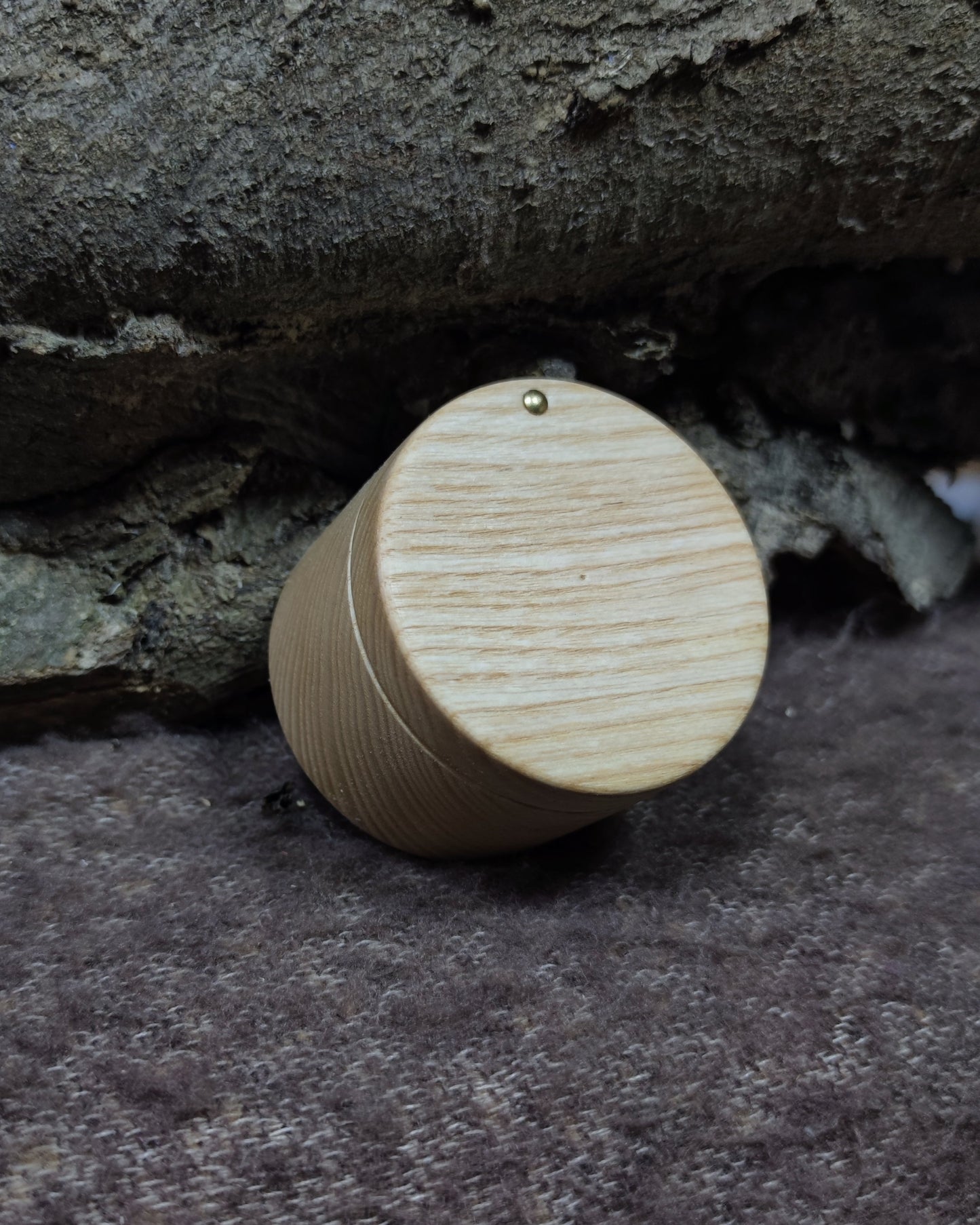 Boîte à bijoux en bois avec couvercle pivotant pour alliances et bijoux