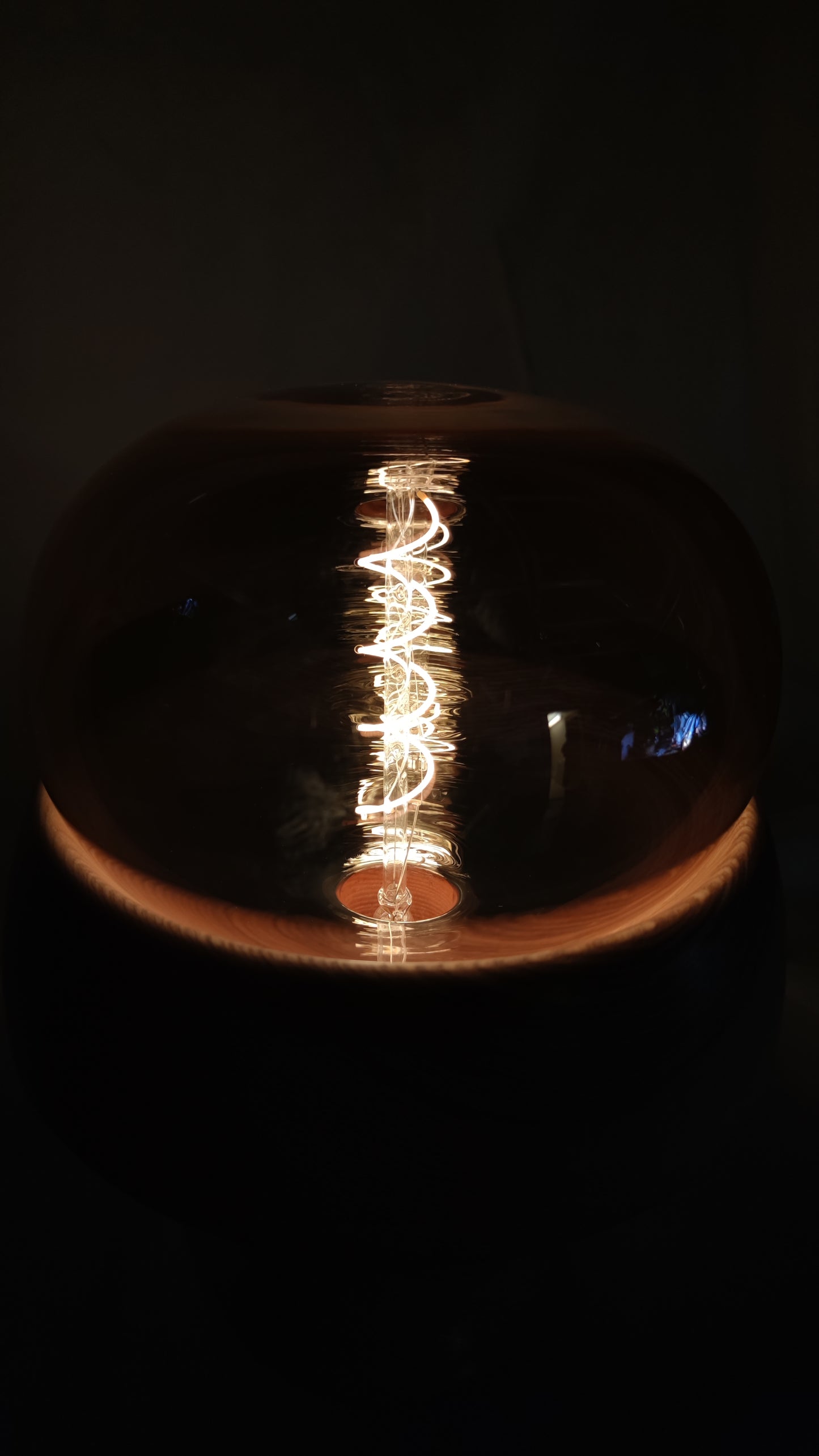 Grande lampe en Frêne massif avec ampoule LED vintage - modèle unique