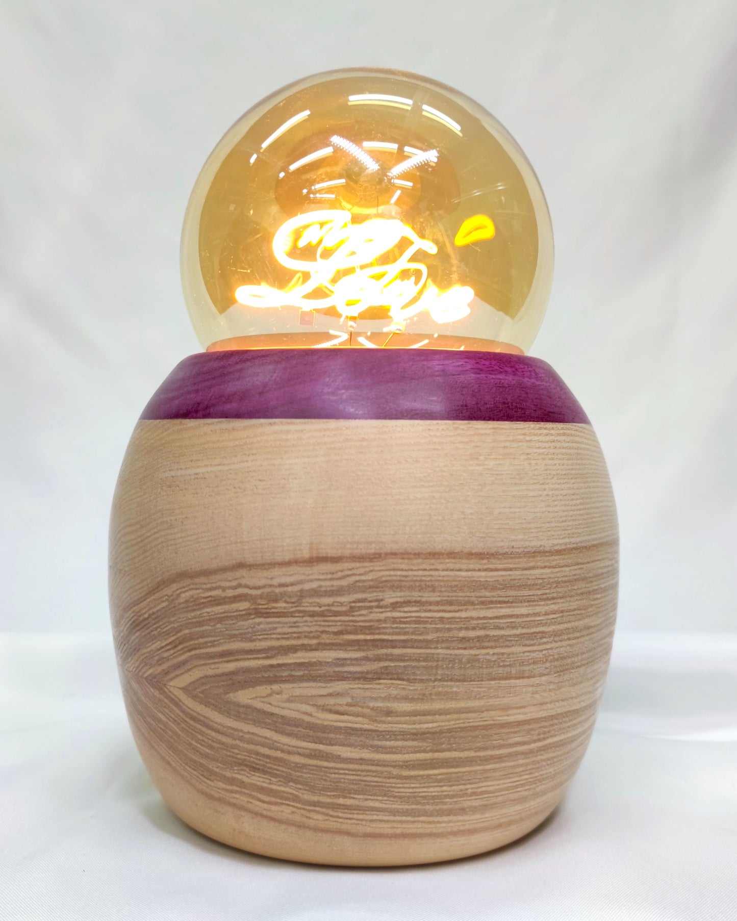 Lampe "Laska" en Frêne et Purple Heart – Série Limitée 3 modèles