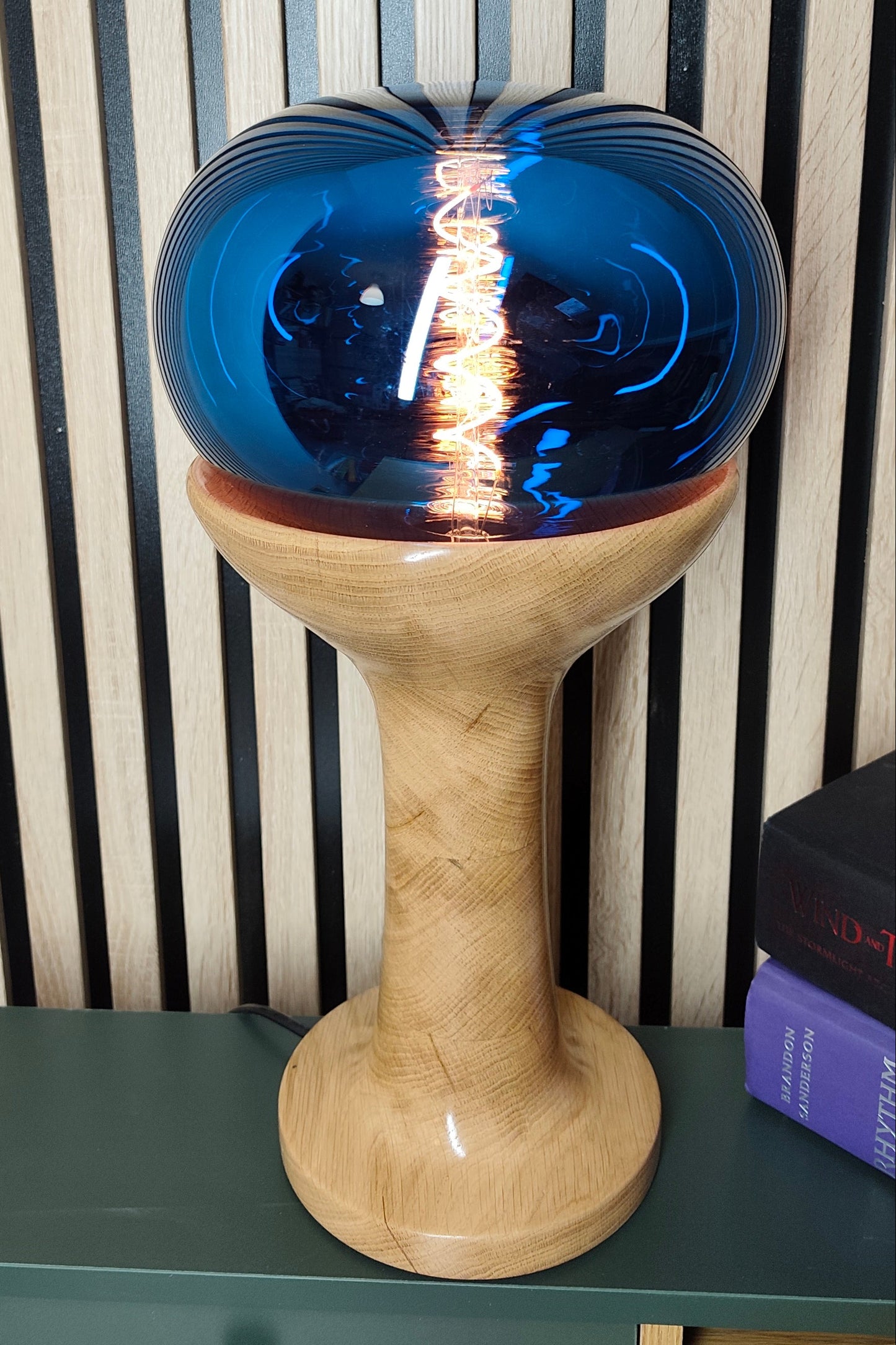 photo lampe chêne sorbet bleue de face