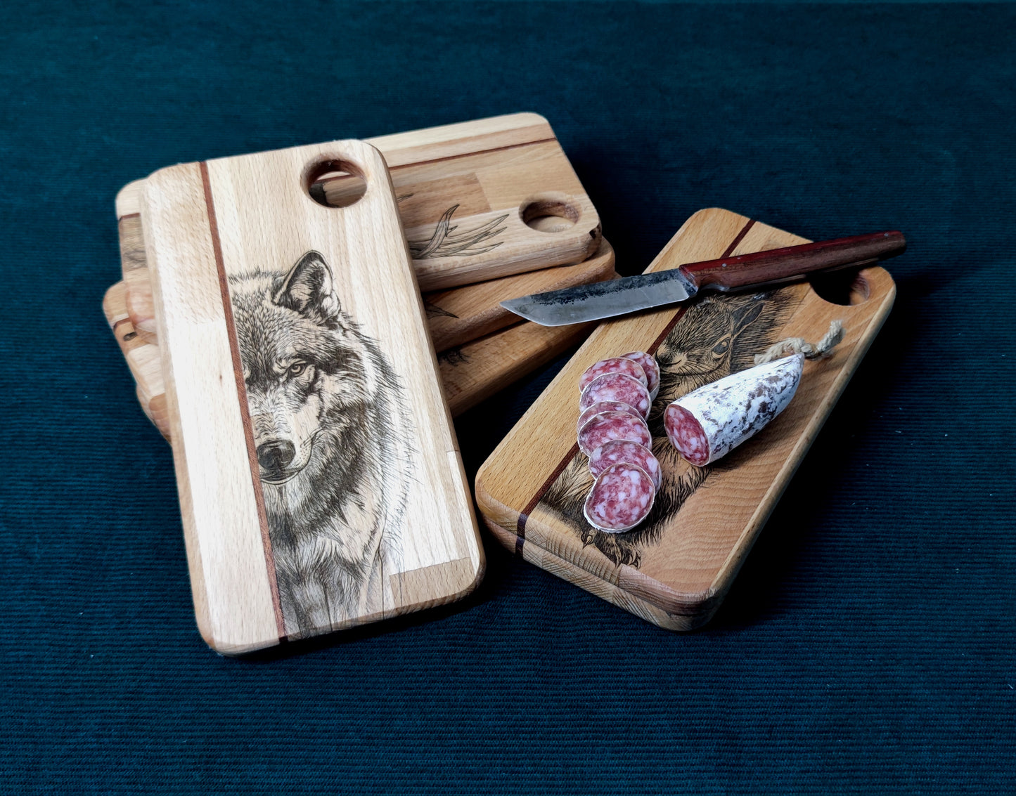 Planche apéritive en hêtre et acajou gravée au laser – Motifs nature