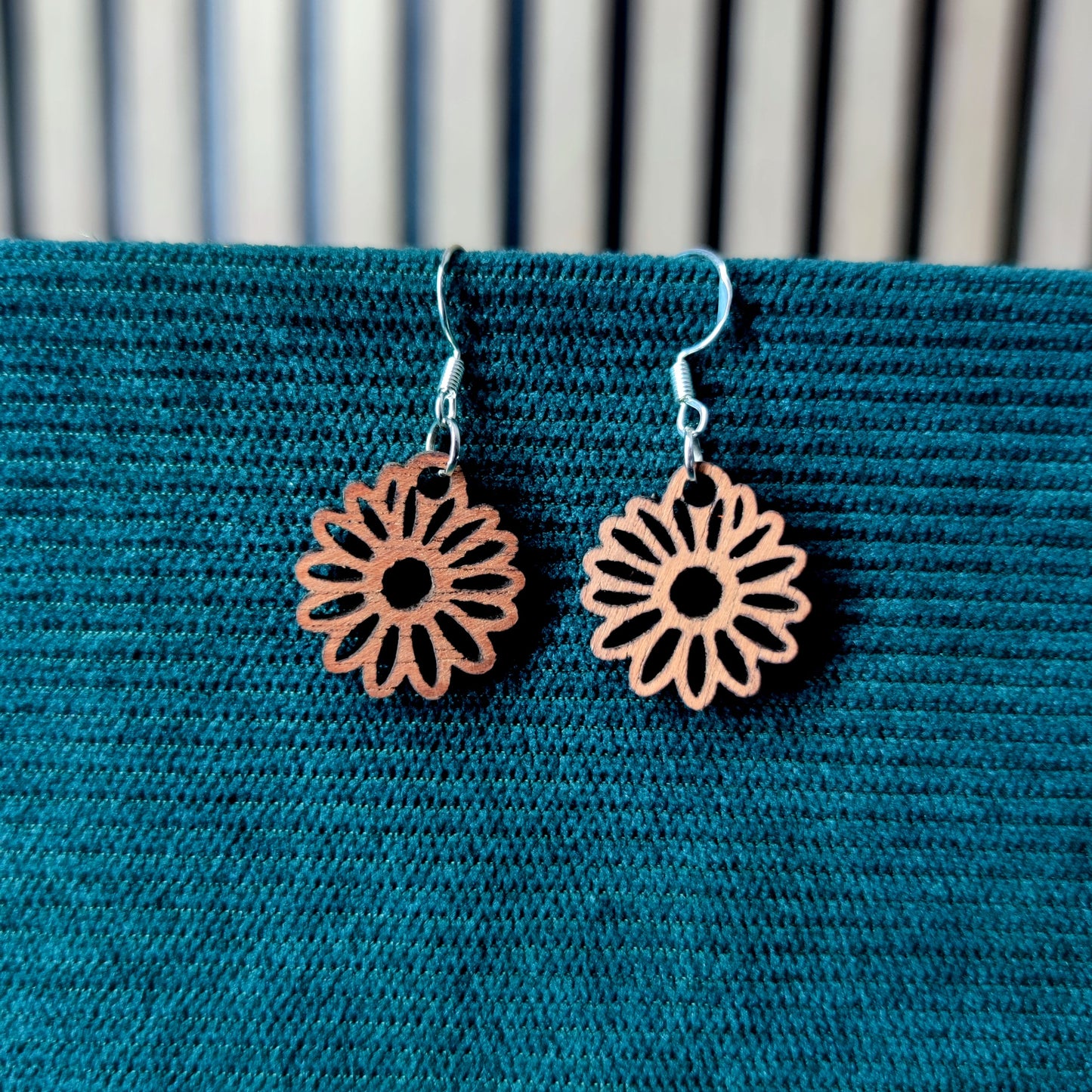 Boucle d'oreilles en bois - Marguerites