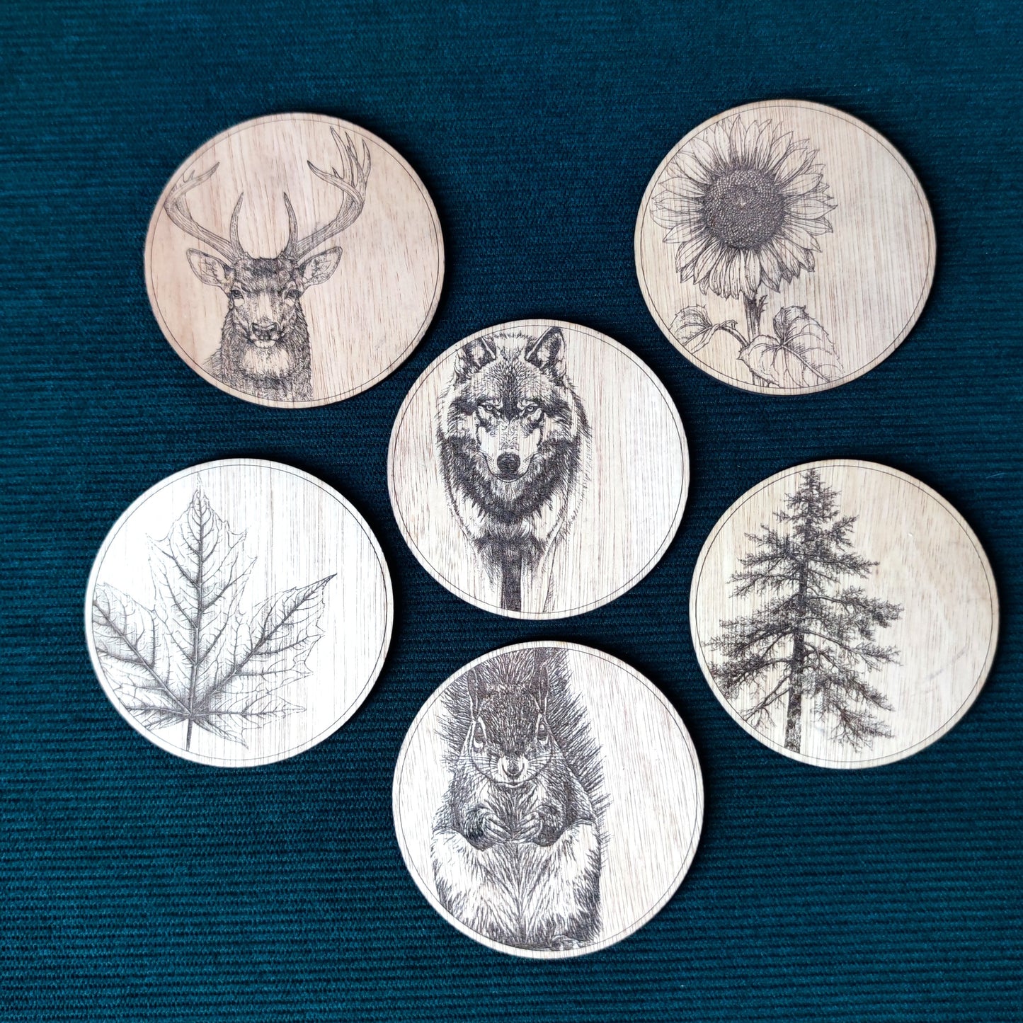 Lot de 6 sous-verres en bois gravé – Esprit de la forêt