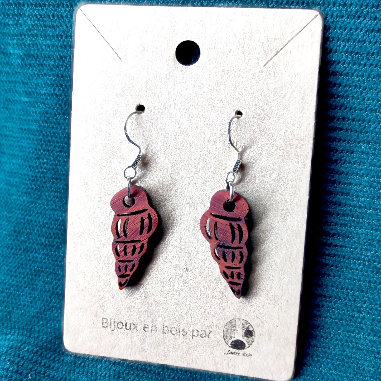 boucle oreille coquillage rouge carte