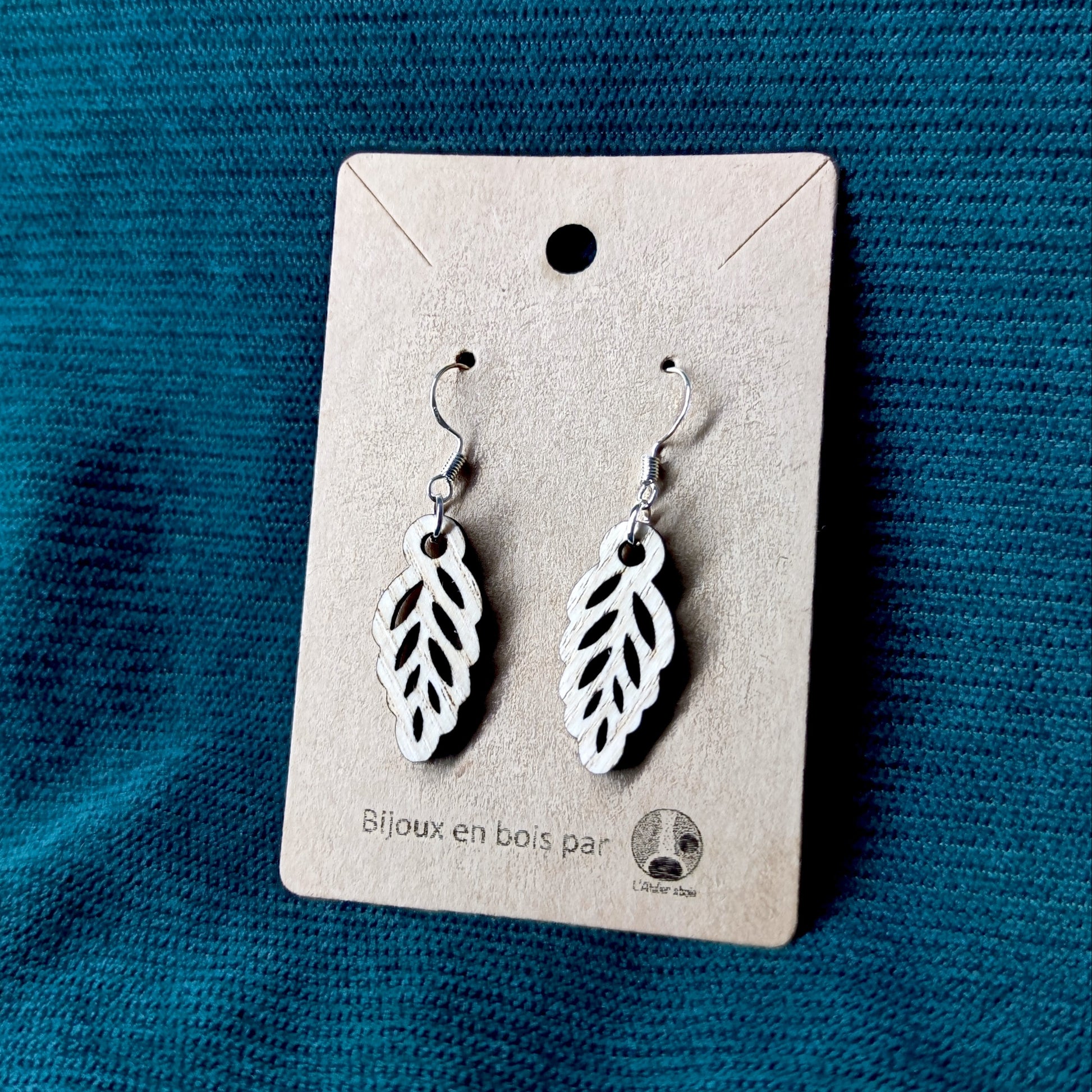 photo boucle oreille feuille blanc frene carte