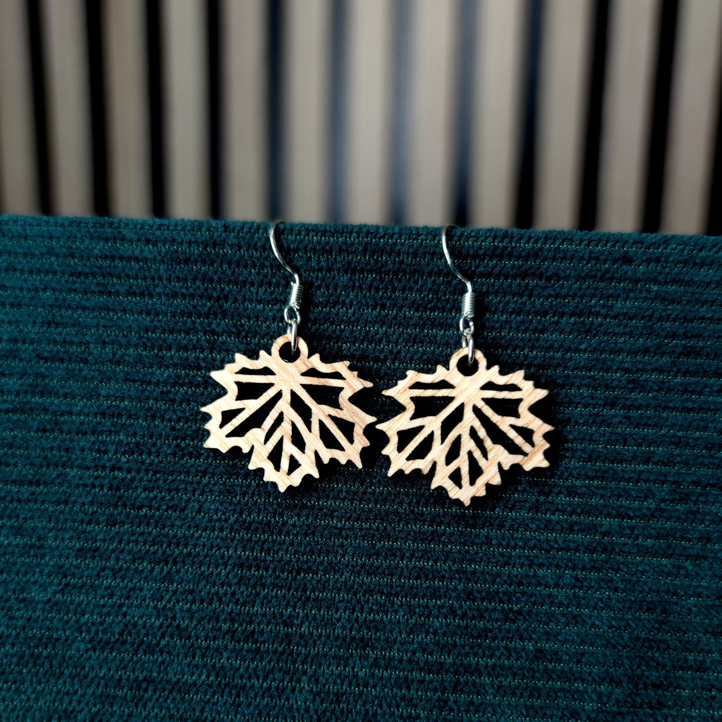 photo boucle oreille feuille erable blanc frene
