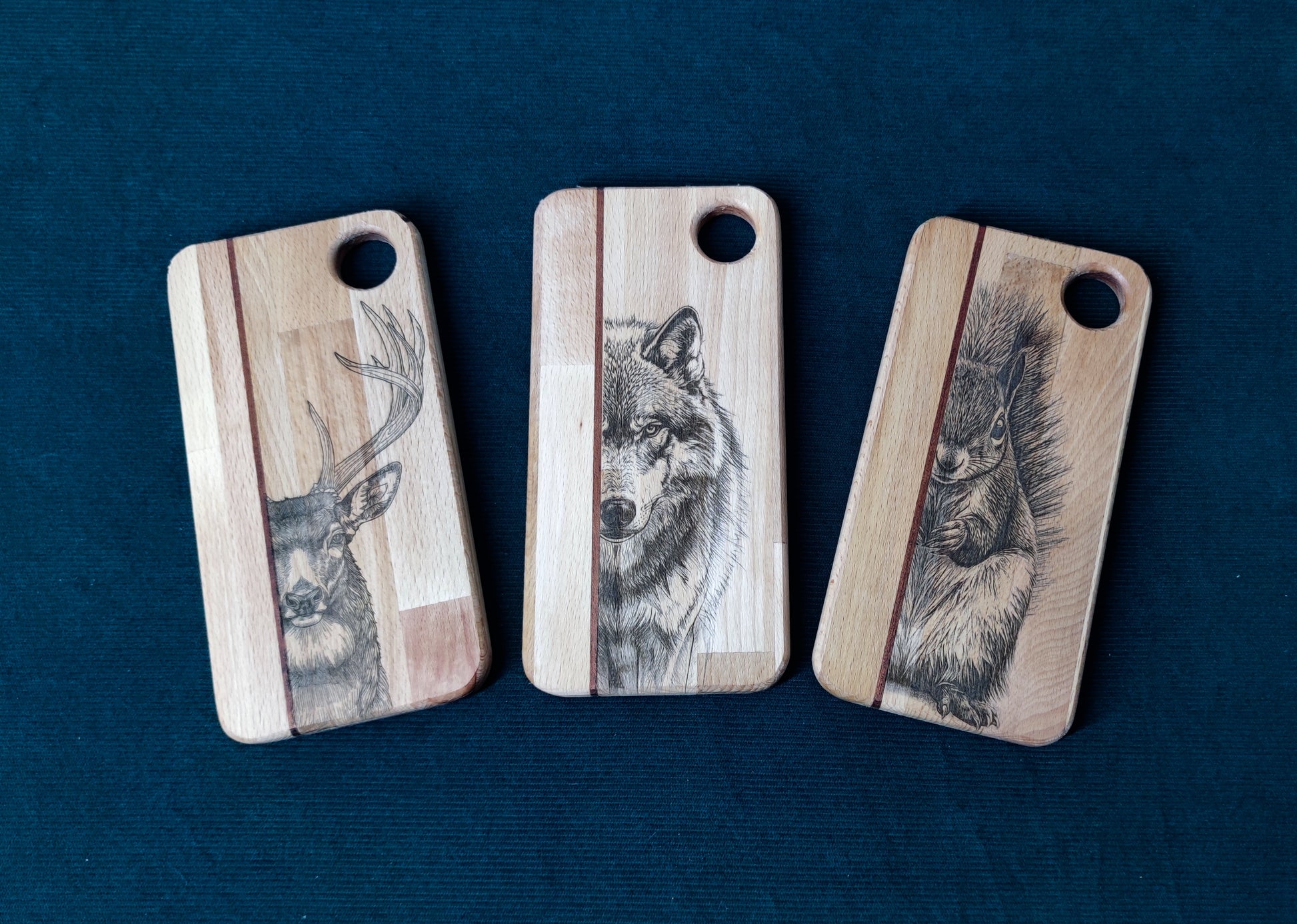 photo planche decouper cerf loup ecureuil